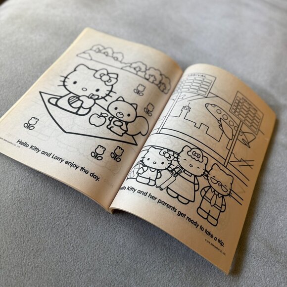 2009 New NOS Sanrio Hello Kitty coloring activity book/paper doll - Picture 2 of 9